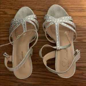 Cute and glittery high heels that are comfy :)